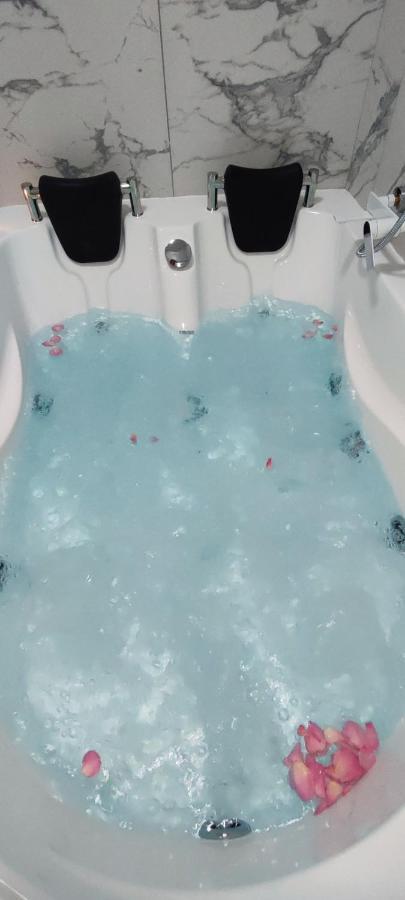 Jacuzzi Belle View Sinaia-Free Parking Apartamento Exterior foto