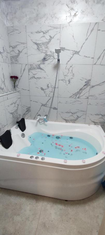 Jacuzzi Belle View Sinaia-Free Parking Apartamento Exterior foto